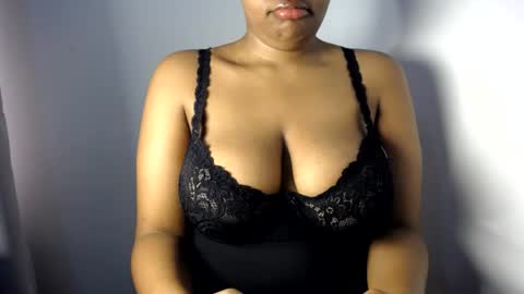 Snapshot of esmeray_ chatting on 7, 7, 2026 Esme online show from 7, 7, 2026