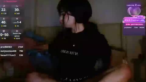Snapshot of esoterickitten777 chatting on 14, 7, 2026 axe online show from 14, 7, 2026