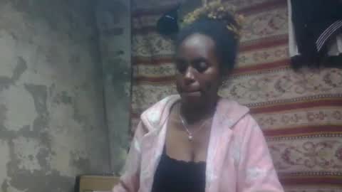 Snapshot of estanie chatting on 27, 9, 2025 estanie online show from 27, 9, 2025