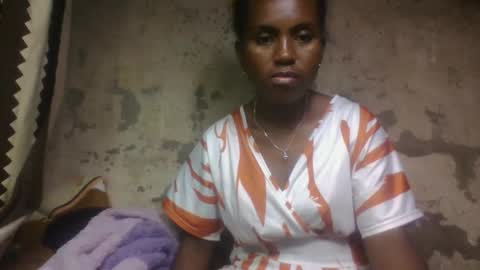 Snapshot of estanie chatting on 2, 10, 2025 estanie online show from 2, 10, 2025
