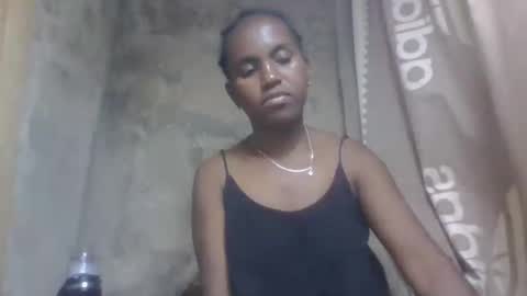 Snapshot of estanie chatting on 6, 10, 2025 estanie online show from 6, 10, 2025