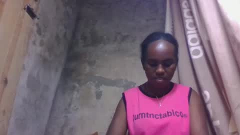 Snapshot of estanie chatting on 8, 10, 2025 estanie online show from 8, 10, 2025