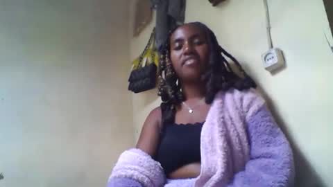 Snapshot of estanie chatting on 12, 10, 2025 estanie online show from 12, 10, 2025