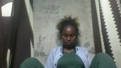 Snapshot of estanie chatting on 14, 10, 2025 estanie online show from 14, 10, 2025