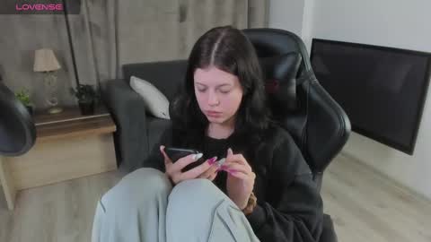 Snapshot of este_ria chatting on 3, 12, 2024 esteria online show from 3, 12, 2024