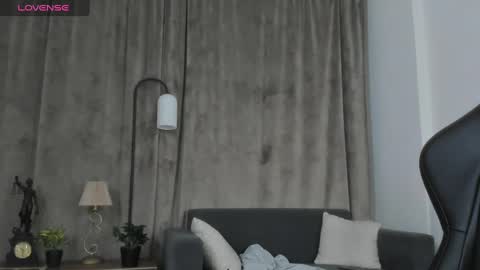 Snapshot of este_ria chatting on 4, 12, 2024 esteria online show from 4, 12, 2024