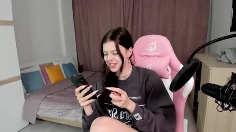 Snapshot of este_ria chatting on 4, 1, 2025 esteria online show from 4, 1, 2025