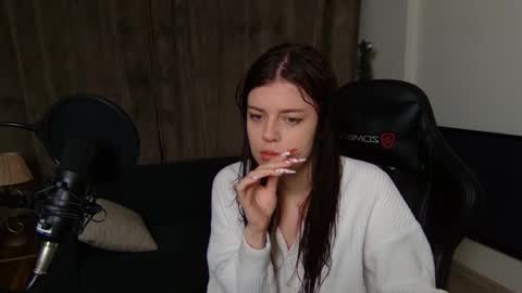 Snapshot of este_ria chatting on 11, 1, 2025 esteria online show from 11, 1, 2025