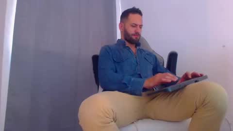 Snapshot of esteban7984068 chatting on 26, 12, 2024 esteban online show from 26, 12, 2024