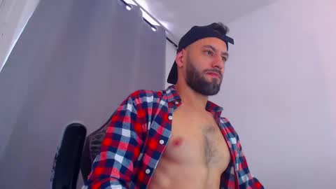 Snapshot of esteban7984068 chatting on 19, 2, 2025 esteban online show from 19, 2, 2025