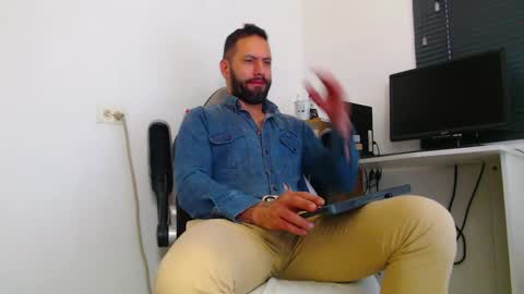 esteban online show from 10, 3, 2026