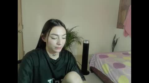 Snapshot of estefa1 chatting on 30, 9, 2025 estefa1 online show from 30, 9, 2025