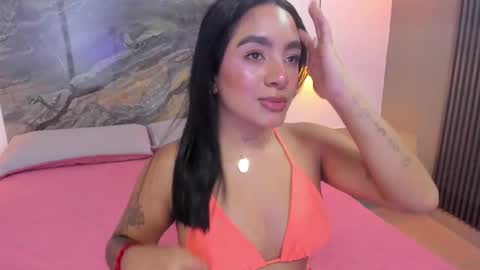 Snapshot of estefy_gomez1 chatting on 4, 3, 2025 Stefy online show from 4, 3, 2025