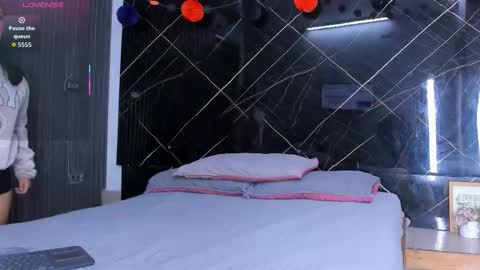 Snapshot of estefy_gomez1 chatting on 13, 11, 2025 Stefy online show from 13, 11, 2025