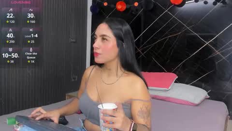 Snapshot of estefy_gomez1 chatting on 14, 11, 2025 Stefy online show from 14, 11, 2025