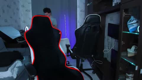 LOUIS online show from 25, 2, 2025