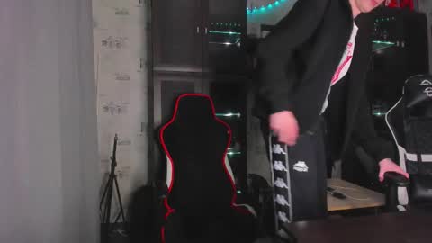 LOUIS online show from 9, 11, 2025