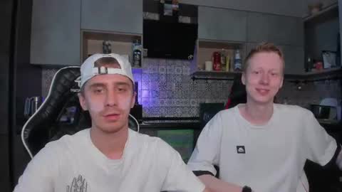Snapshot of esthetics_boys chatting on 3, 7, 2026 LOUIS online show from 3, 7, 2026