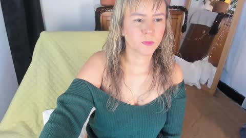 Snapshot of estrellah__ chatting on 28, 12, 2024 - E S T R E L L A M I L F - online show from 28, 12, 2024