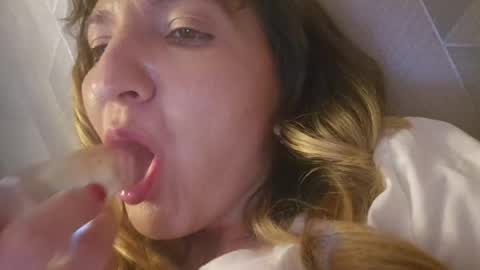 estrellawalters online show from 26, 5, 2026