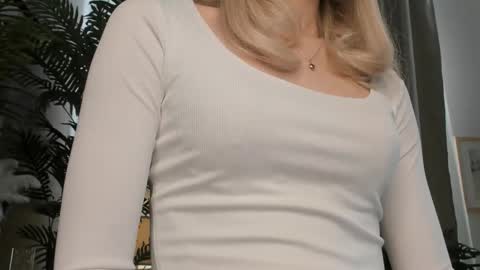 Snapshot of eternity_cuite chatting on 14, 3, 2026 Natalie online show from 14, 3, 2026