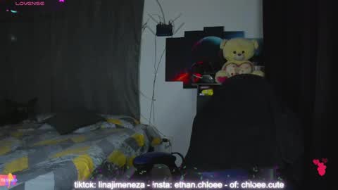 Snapshot of ethan_chloee chatting on 12, 1, 2025  Chloe  Ethan  online show from 12, 1, 2025