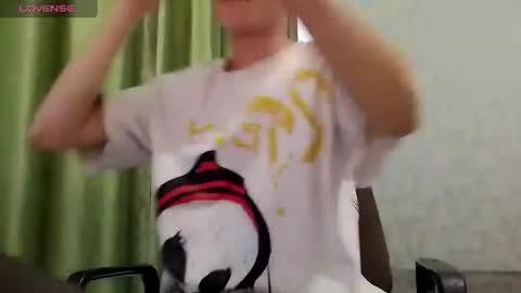 Snapshot of ethan_ice chatting on 28, 4, 2026 Ethan online show from 28, 4, 2026