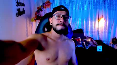 Snapshot of ethan_w7 chatting on 17, 10, 2025 ethan w7 online show from 17, 10, 2025