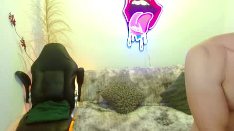 Snapshot of ethanblaze_ chatting on 8, 11, 2025 ethanblaze_ online show from 8, 11, 2025