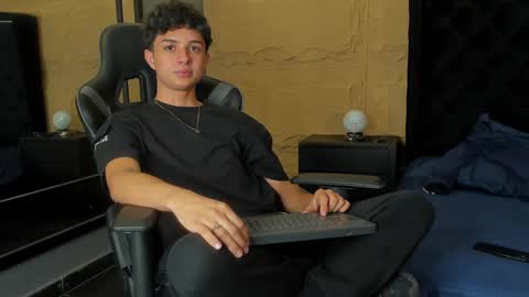 ethanlowell online show from 27, 10, 2025