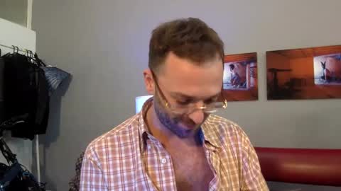 Snapshot of euginehot chatting on 4, 3, 2025 euginehot online show from 4, 3, 2025