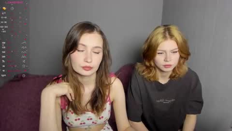 Veronica Tiia Lilith left to right online show from 21, 12, 2025