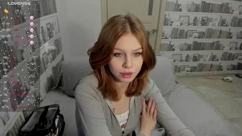 Veronica Tiia Lilith left to right online show from 9, 3, 2026