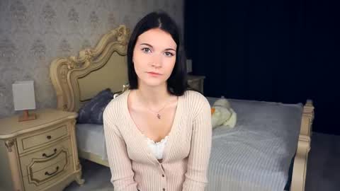 Snapshot of eustoliabondura chatting on 13, 10, 2025 Pamula online show from 13, 10, 2025