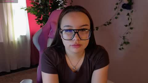 Snapshot of eva_cutties chatting on 30, 4, 2026 Eva online show from 30, 4, 2026