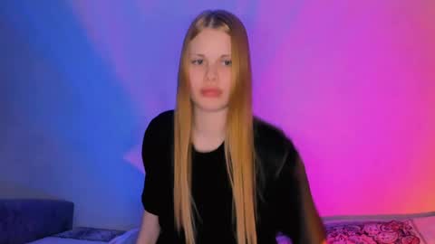 Snapshot of eva_ellis chatting on 21, 4, 2026 Eva online show from 21, 4, 2026