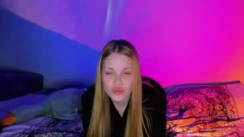 Snapshot of eva_ellis chatting on 21, 4, 2026 Eva online show from 21, 4, 2026