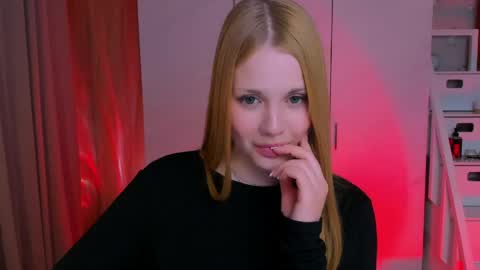Snapshot of eva_ellis chatting on 30, 4, 2026 Eva online show from 30, 4, 2026