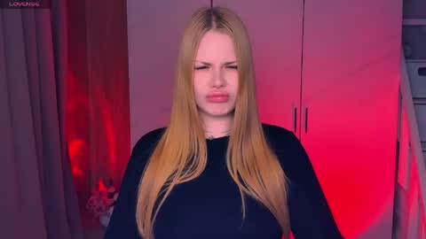 Snapshot of eva_ellis chatting on 12, 5, 2026 Eva online show from 12, 5, 2026