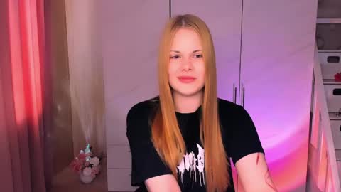 Snapshot of eva_ellis chatting on 27, 5, 2026 Eva online show from 27, 5, 2026