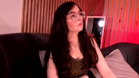 Snapshot of eva_macalliter chatting on 1, 4, 2026 Angelinne online show from 1, 4, 2026