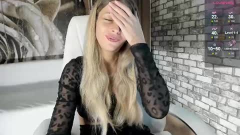 Snapshot of eva_melow chatting on 29, 9, 2025 Eva online show from 29, 9, 2025