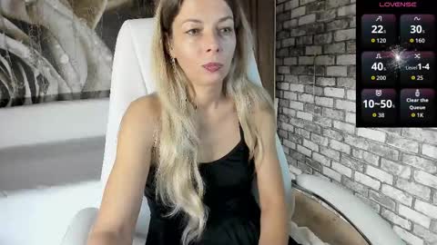 Snapshot of eva_melow chatting on 5, 10, 2025 Eva online show from 5, 10, 2025
