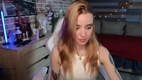 Snapshot of eva_mini chatting on 27, 5, 2026 eva_mini online show from 27, 5, 2026