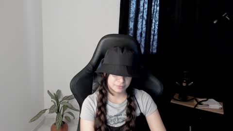 eva_monn online show from 29, 12, 2024