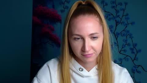 Snapshot of eva_oliviaa chatting on 13, 10, 2025 Eva online show from 13, 10, 2025
