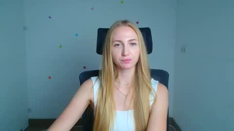 Snapshot of eva_oliviaa chatting on 15, 10, 2025 Eva online show from 15, 10, 2025