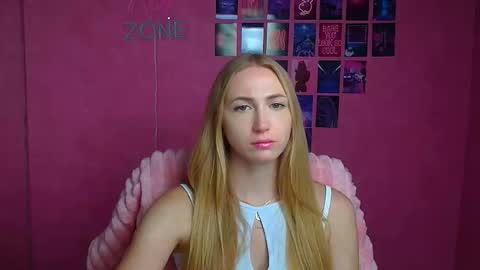 Snapshot of eva_oliviaa chatting on 16, 10, 2025 Eva online show from 16, 10, 2025