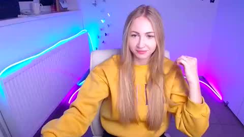 Snapshot of eva_oliviaa chatting on 18, 10, 2025 Eva online show from 18, 10, 2025