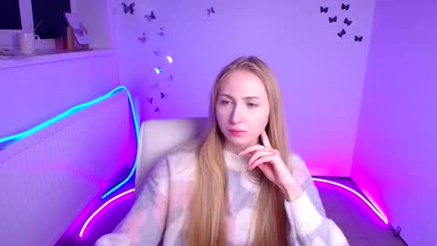 Snapshot of eva_oliviaa chatting on 19, 10, 2025 Eva online show from 19, 10, 2025